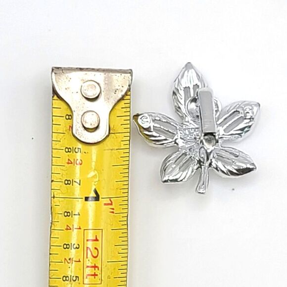 Vintage Sarah Coventry Silvertone Flower Or Leaf Clip On Earrings - Picture 5 of 5